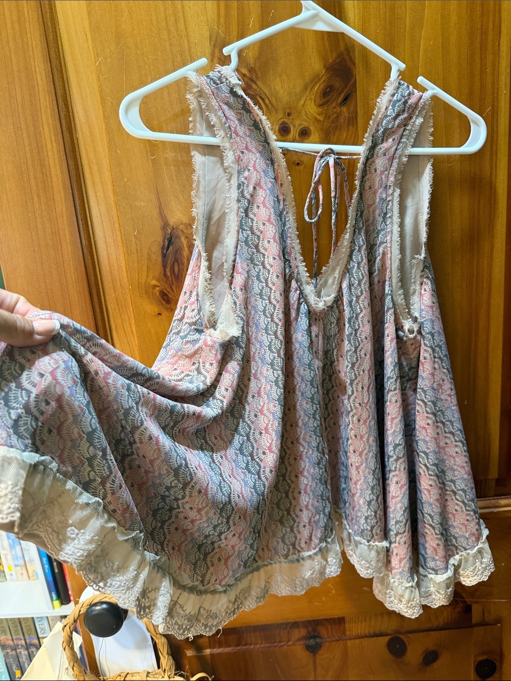 Free People Pink & Cream Lace-Trim V-Back Camisole tank, tie back, Sz Medium - Picture 4 of 10